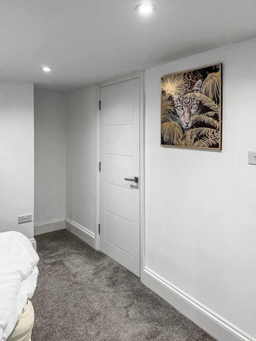 Cosy 1-Bdr W/ Free Parking In Central เรดดิ้ง ภายนอก รูปภาพ